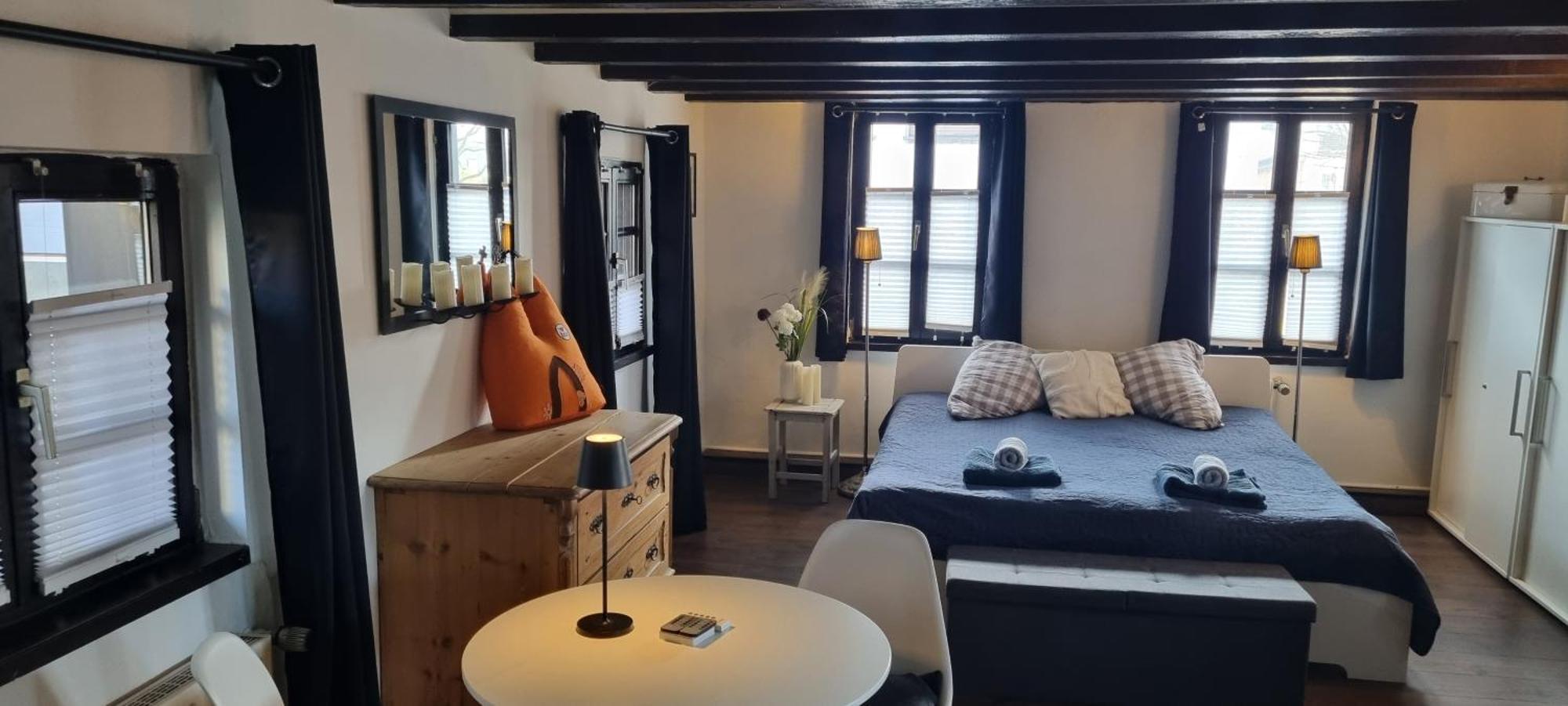 Altes Romantisches Fachwerkhaus In Rheinnaehe Auch Fuer Workation Geeignet * Keulen